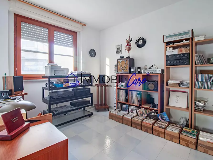 Immagine 11 di Appartamento in vendita  a Livorno