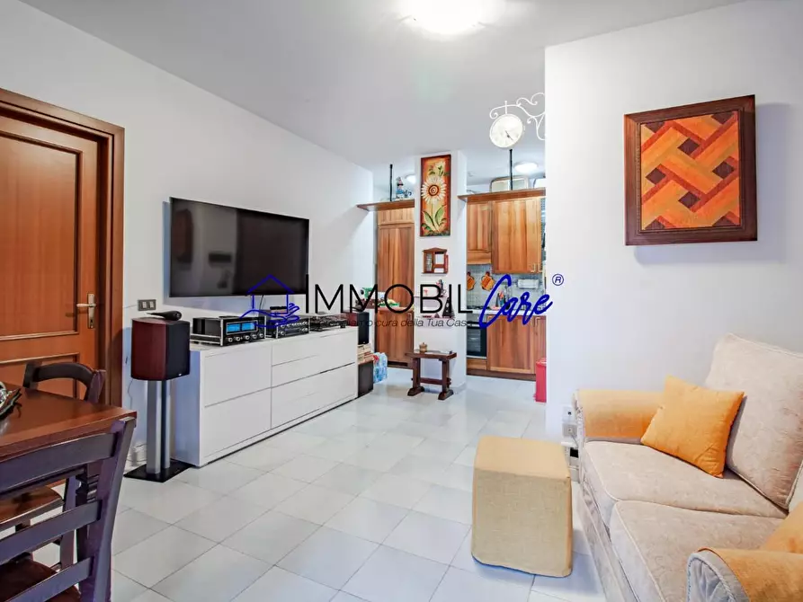 Immagine 2 di Appartamento in vendita  a Livorno