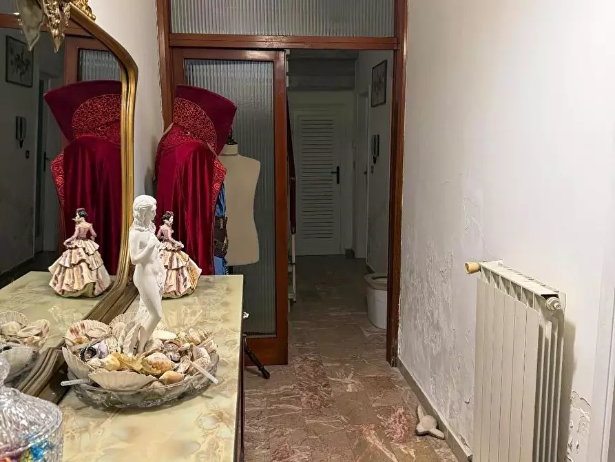 Immagine 3 di Villetta a schiera in vendita  a Viareggio