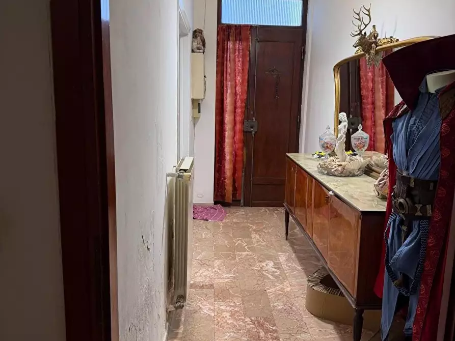 Immagine 2 di Villetta a schiera in vendita  a Viareggio