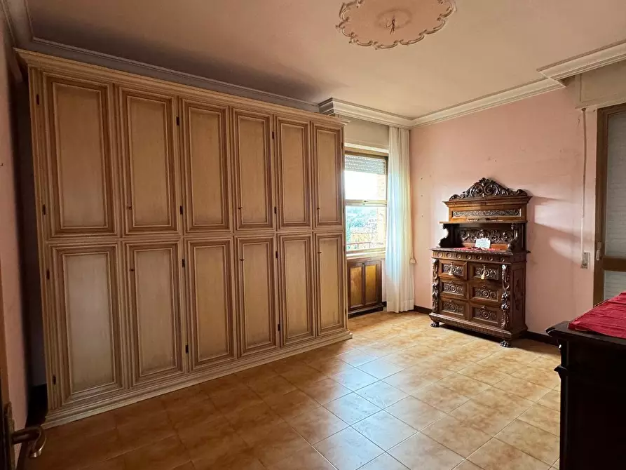 Immagine 10 di Appartamento in vendita  a Lucca