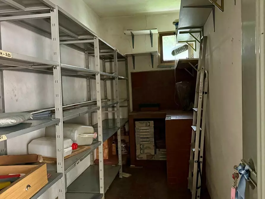 Immagine 23 di Appartamento in vendita  a Lucca