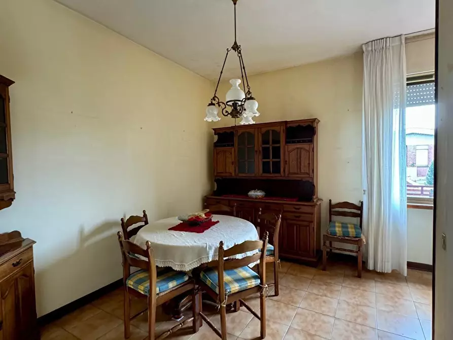 Immagine 4 di Appartamento in vendita  a Lucca