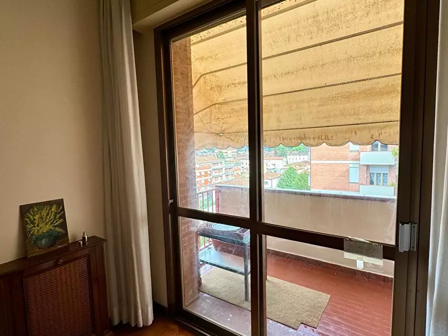 Immagine 18 di Appartamento in vendita  a Lucca