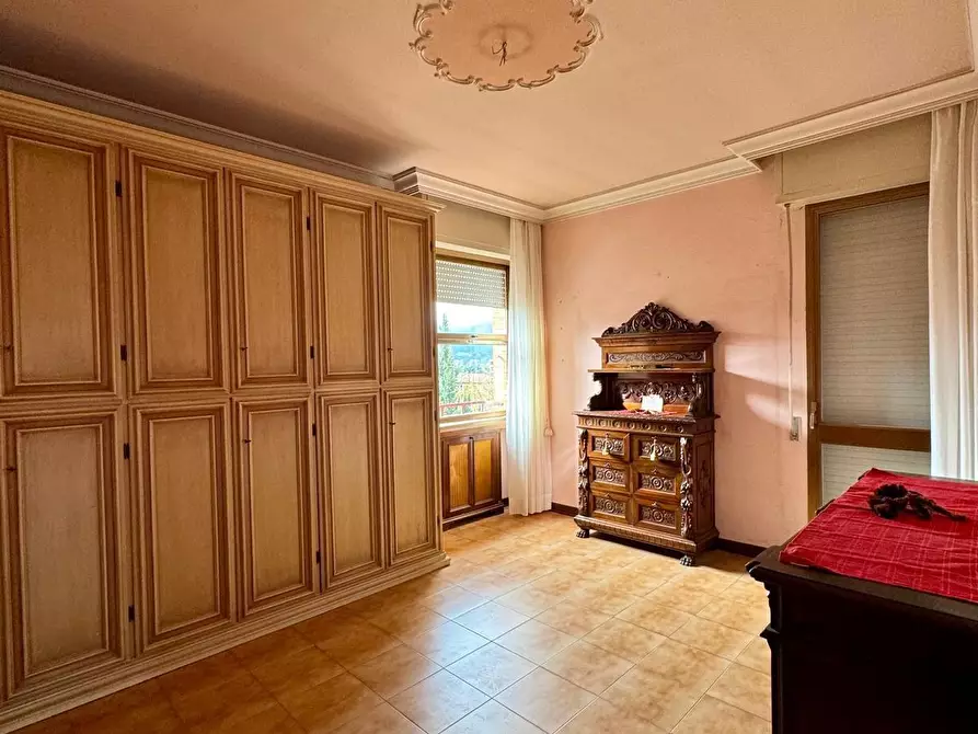 Immagine 9 di Appartamento in vendita  a Lucca