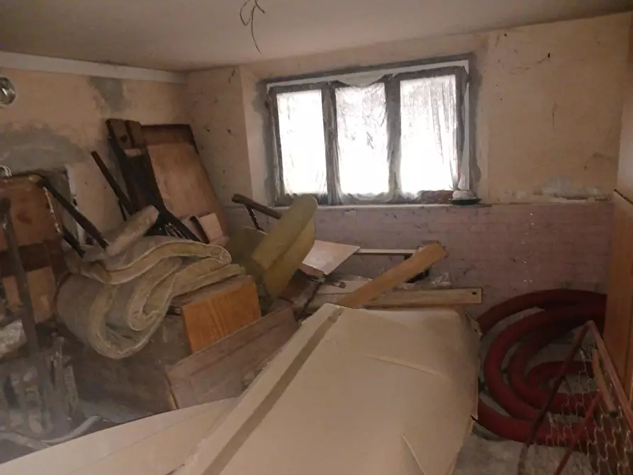 Immagine 25 di Casa indipendente in vendita  a Santa Maria A Monte