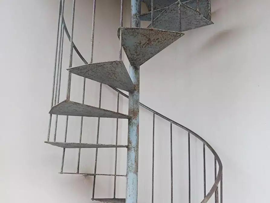 Immagine 11 di Casa indipendente in vendita  a Santa Maria A Monte