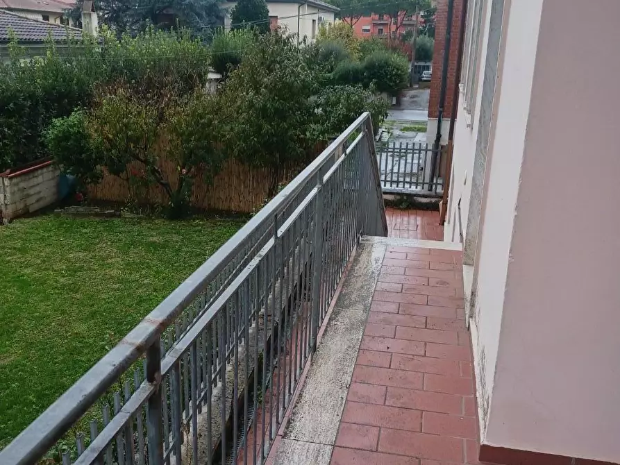 Immagine 9 di Casa indipendente in vendita  a Santa Maria A Monte