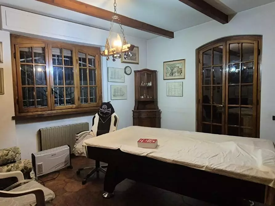 Immagine 1 di Casa bifamiliare in vendita  a Viareggio