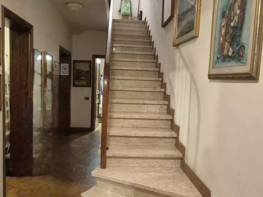 Immagine 11 di Casa bifamiliare in vendita  a Viareggio