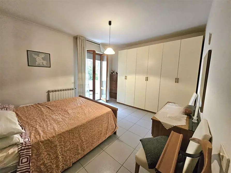 Immagine 18 di Appartamento in vendita  a Massa