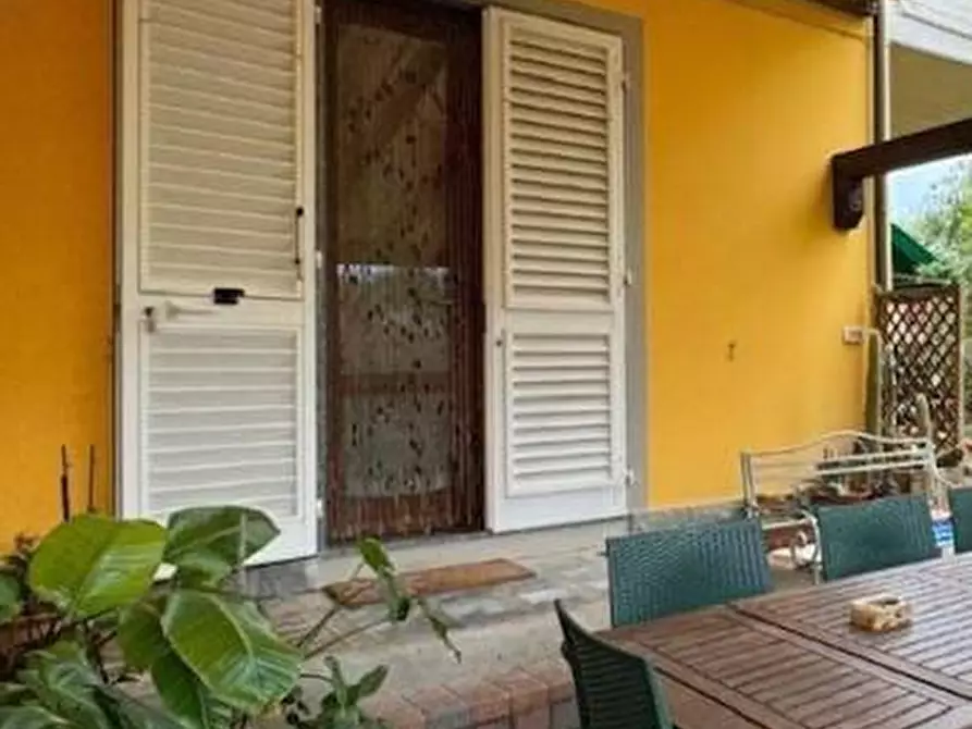 Immagine 9 di Casa bifamiliare in vendita  a Capraia E Limite