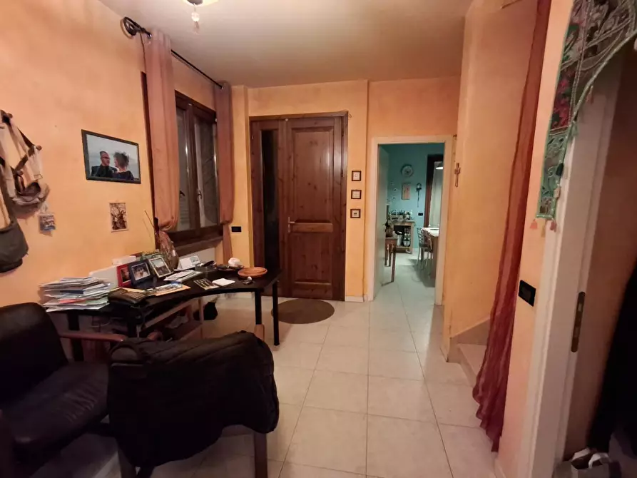 Immagine 2 di Casa bifamiliare in vendita  a Capraia E Limite