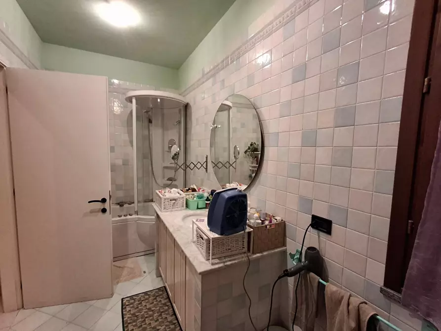 Immagine 15 di Casa bifamiliare in vendita  a Capraia E Limite