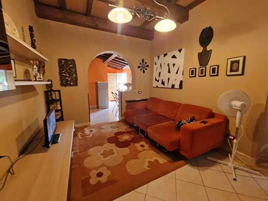 Immagine 3 di Casa semindipendente in vendita  a Carrara