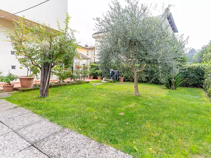 Immagine 8 di Villetta a schiera in vendita  a Santa Croce Sull'arno