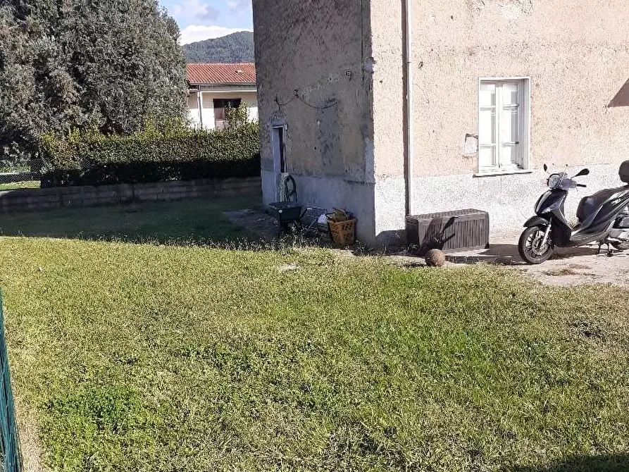 Immagine 14 di Casa colonica in vendita  a Massa