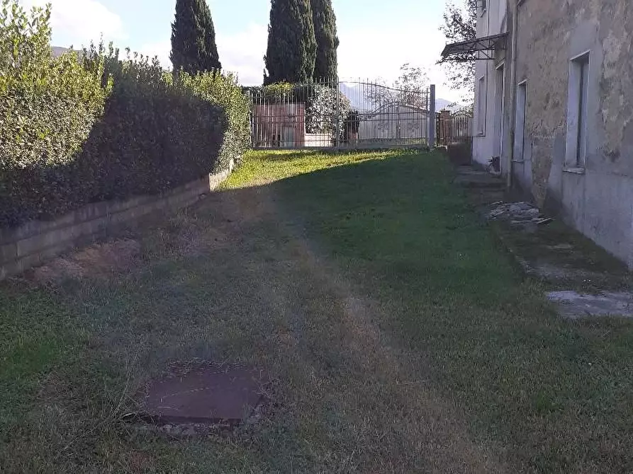 Immagine 6 di Casa colonica in vendita  a Massa