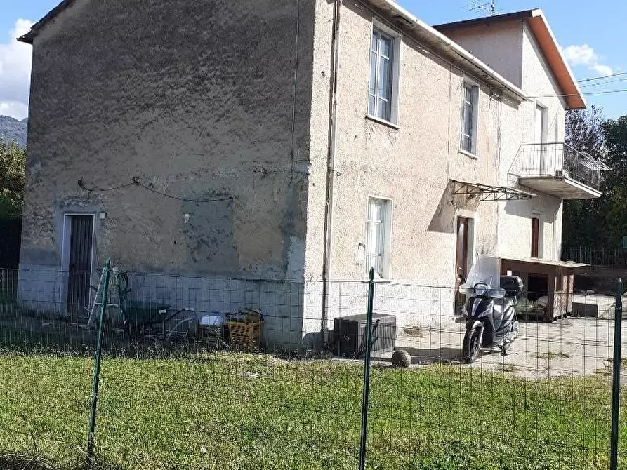 Immagine 18 di Casa colonica in vendita  a Massa