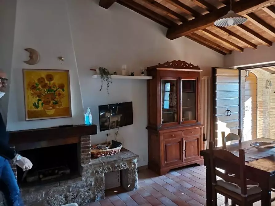 Immagine 5 di Appartamento in vendita  a San Gimignano