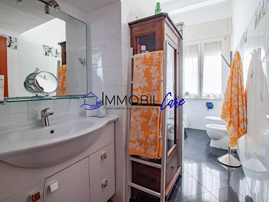 Immagine 11 di Appartamento in vendita  a Livorno