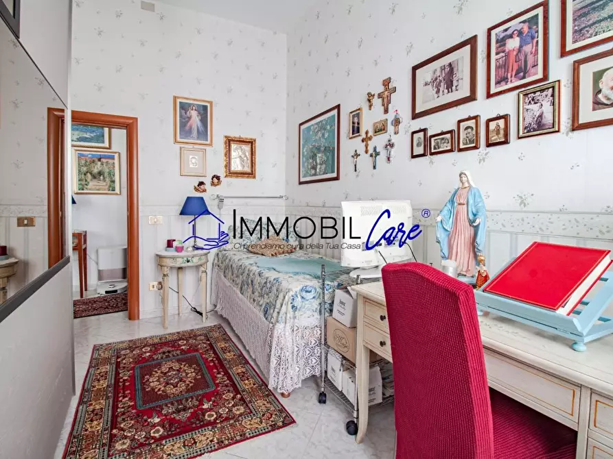 Immagine 16 di Appartamento in vendita  a Livorno