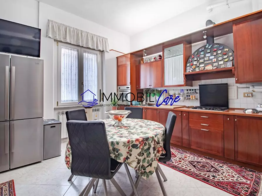 Immagine 2 di Appartamento in vendita  a Livorno