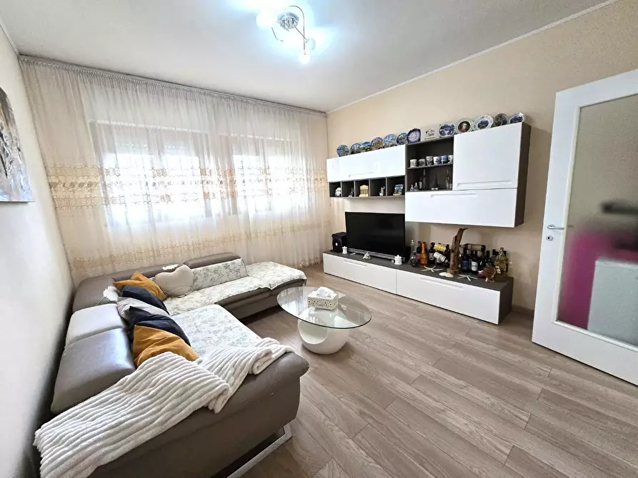 Immagine 5 di Appartamento in vendita  a Colle Di Val D'elsa