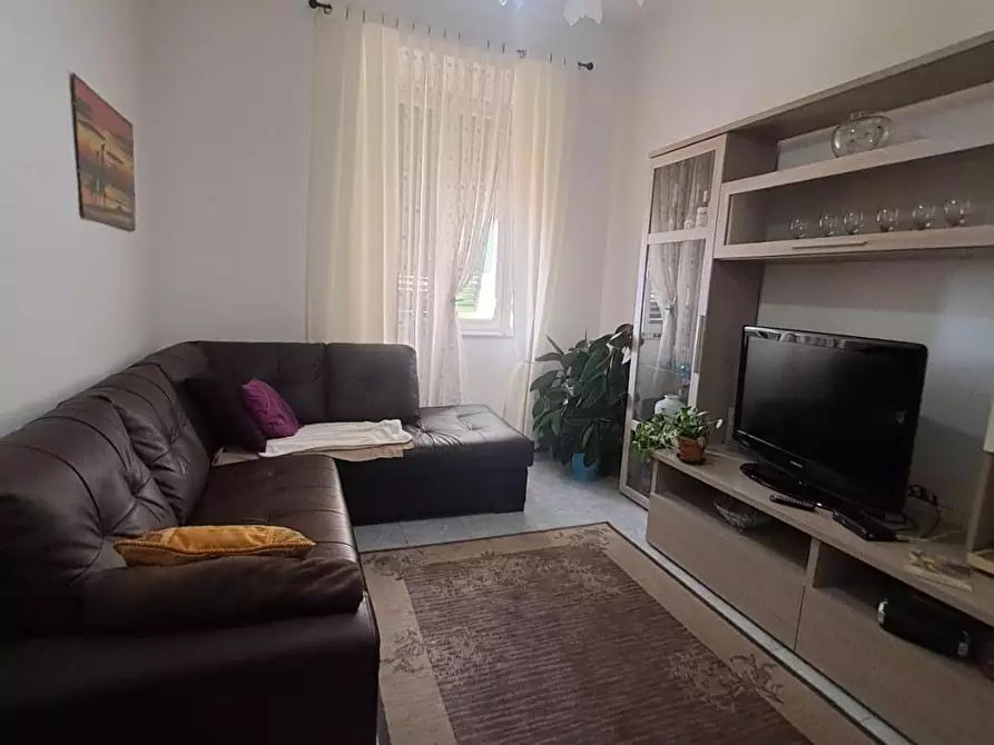 Immagine 2 di Appartamento in vendita  a Livorno