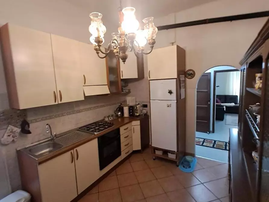 Immagine 5 di Appartamento in vendita  a Livorno