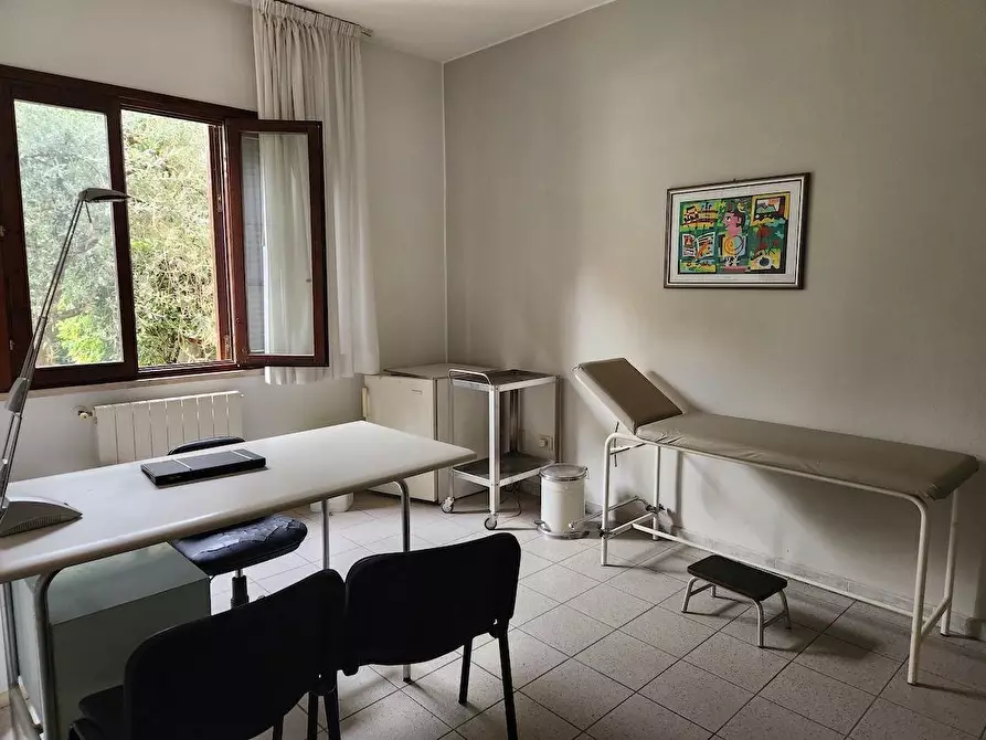 Immagine 5 di Ufficio in affitto  a Santa Maria A Monte