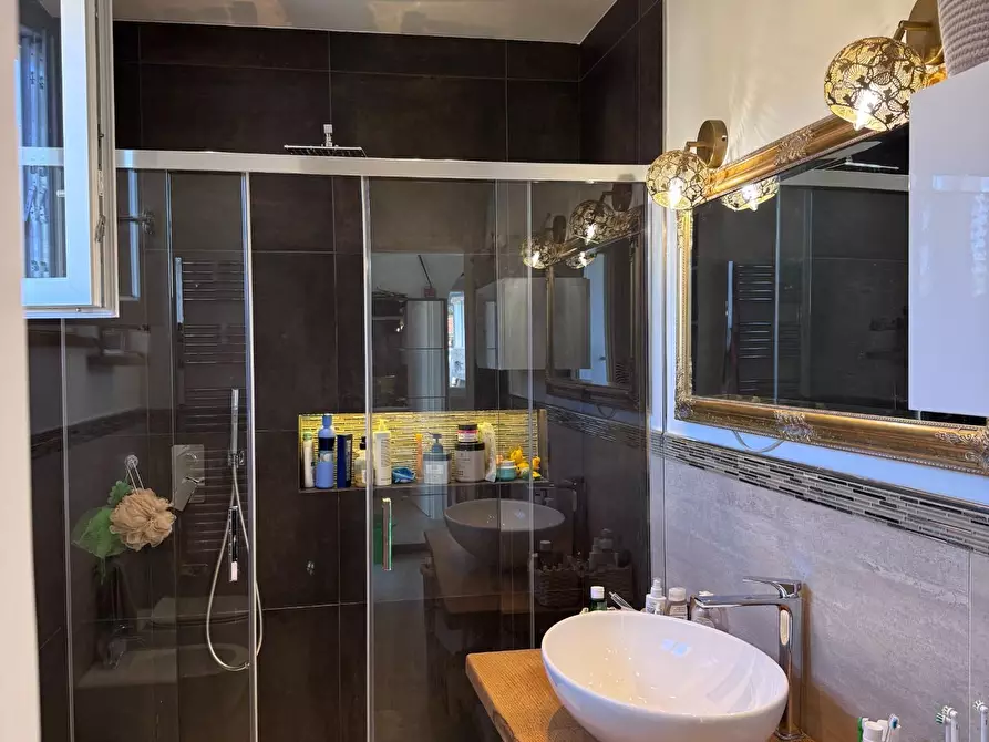 Immagine 12 di Casa semindipendente in vendita  a Massa