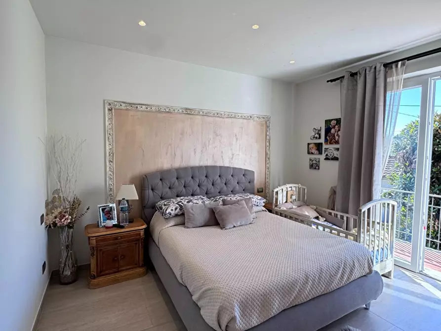 Immagine 6 di Casa semindipendente in vendita  a Massa