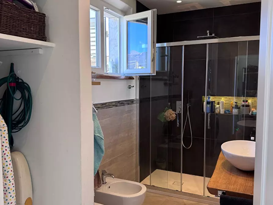 Immagine 14 di Casa semindipendente in vendita  a Massa