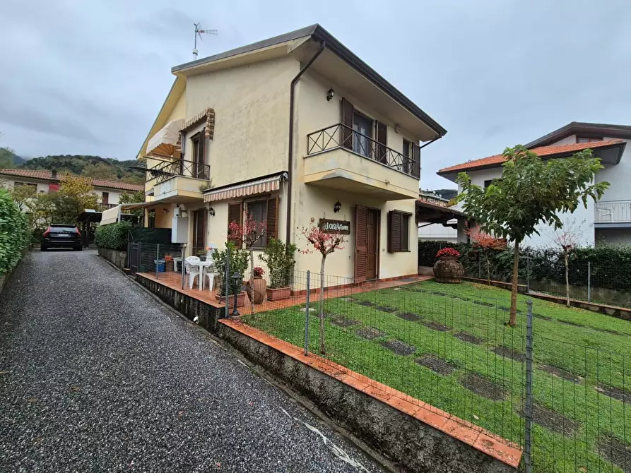 Immagine 2 di Villetta a schiera in vendita  a Pescaglia