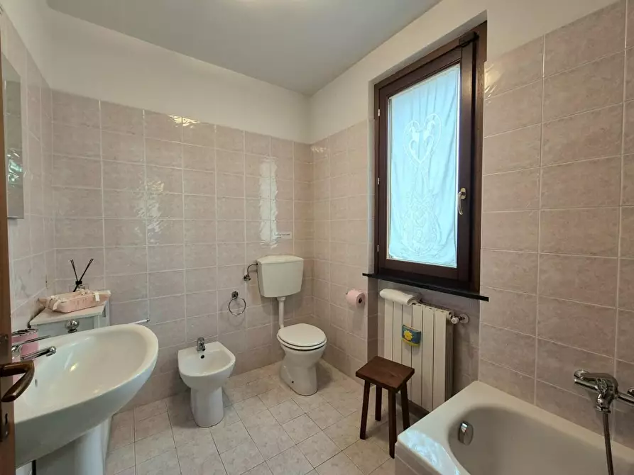 Immagine 24 di Villetta a schiera in vendita  a Pescaglia