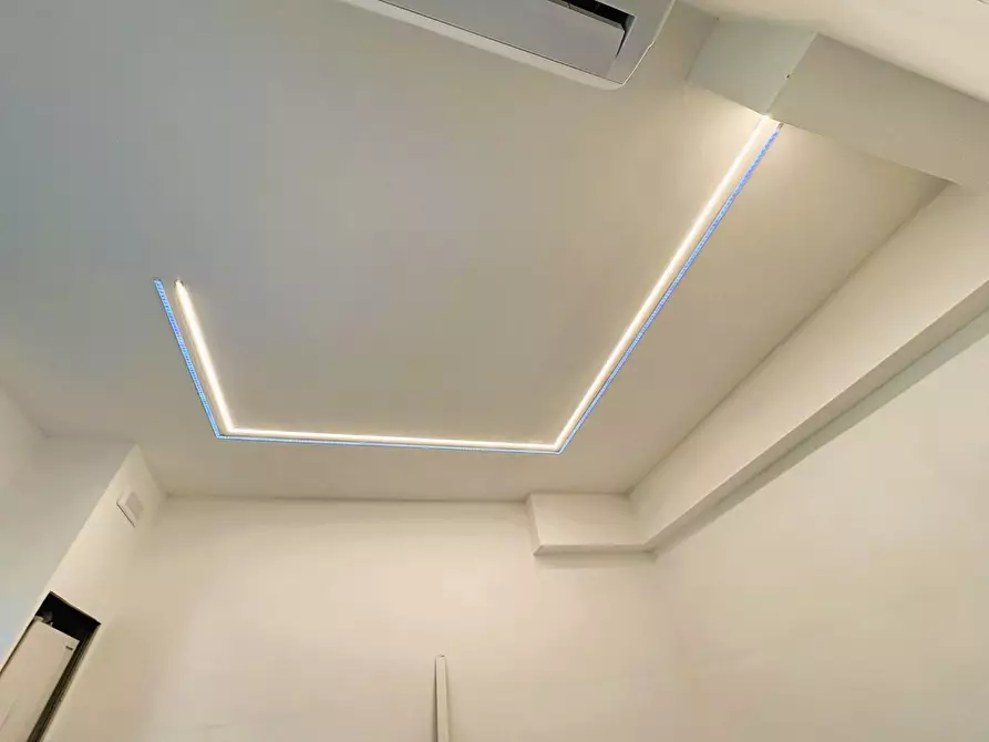 Immagine 6 di Negozio in affitto  a Empoli