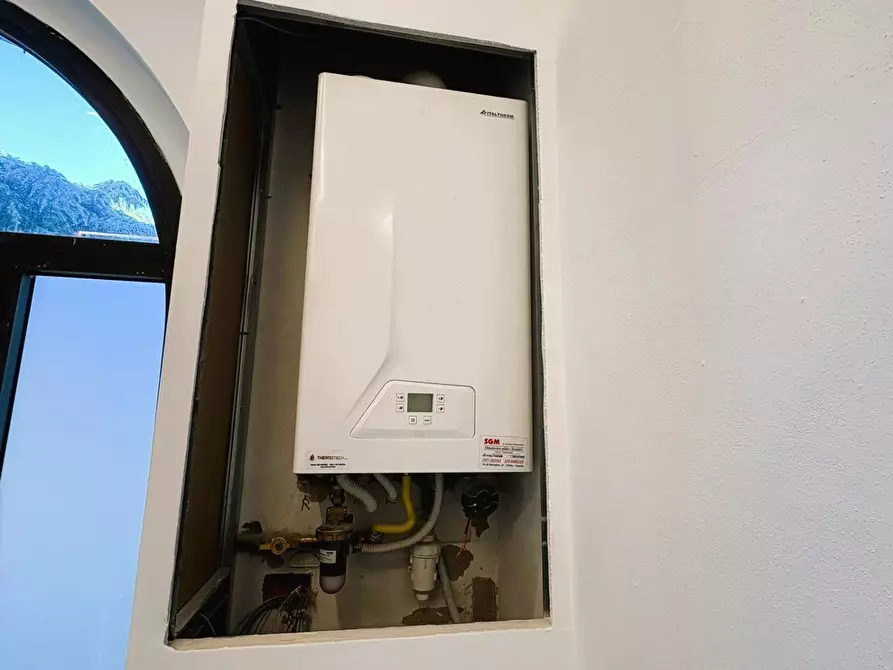 Immagine 19 di Negozio in affitto  a Empoli