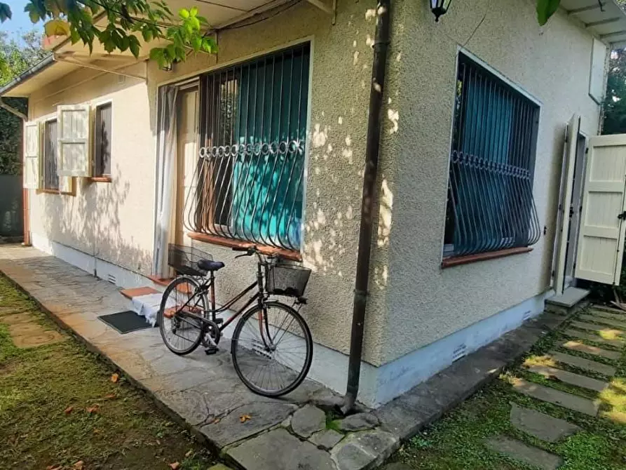 Immagine 1 di Casa indipendente in vendita  a Forte Dei Marmi