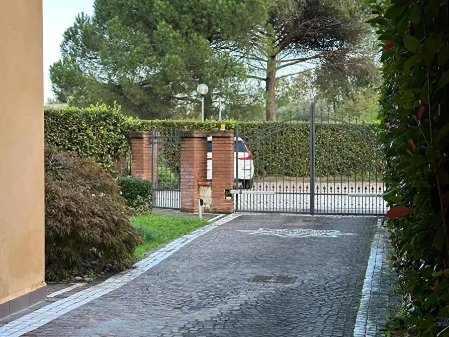 Immagine 48 di Villa in vendita  a Capannori