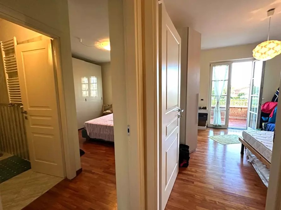 Immagine 44 di Villa in vendita  a Capannori