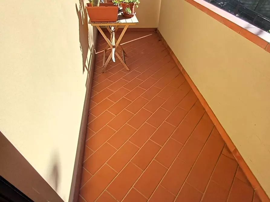 Immagine 9 di Appartamento in vendita  a Capraia E Limite