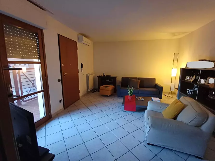 Immagine 3 di Appartamento in vendita  a Capraia E Limite