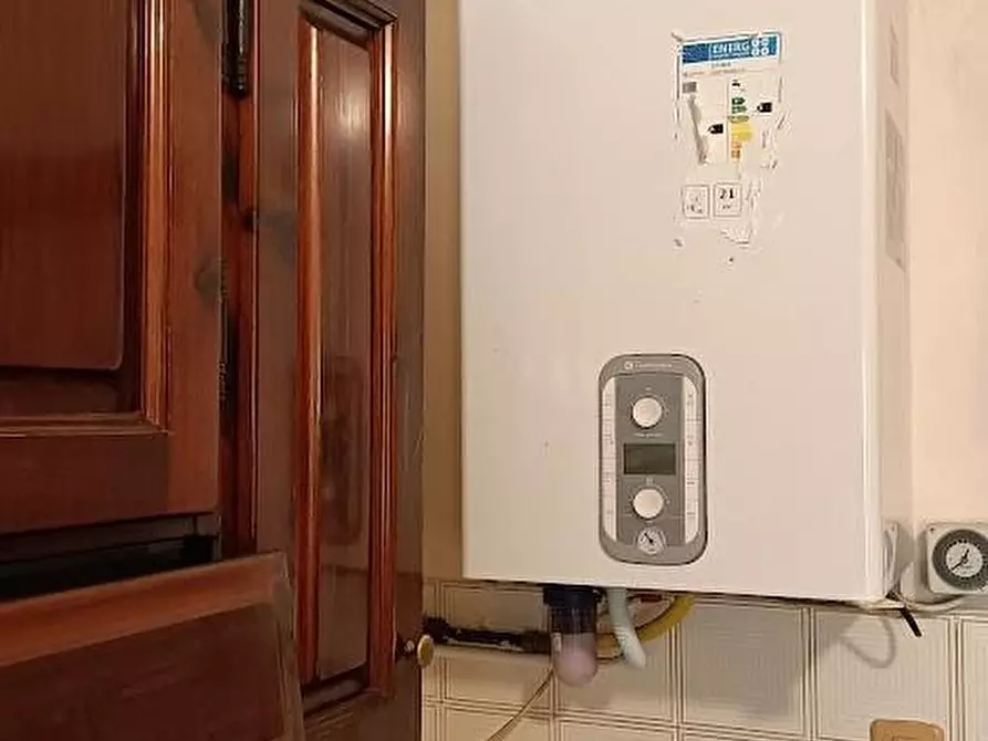 Immagine 12 di Appartamento in vendita  a Pisa