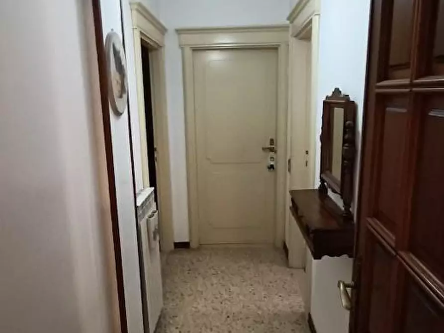 Immagine 13 di Appartamento in vendita  a Pisa