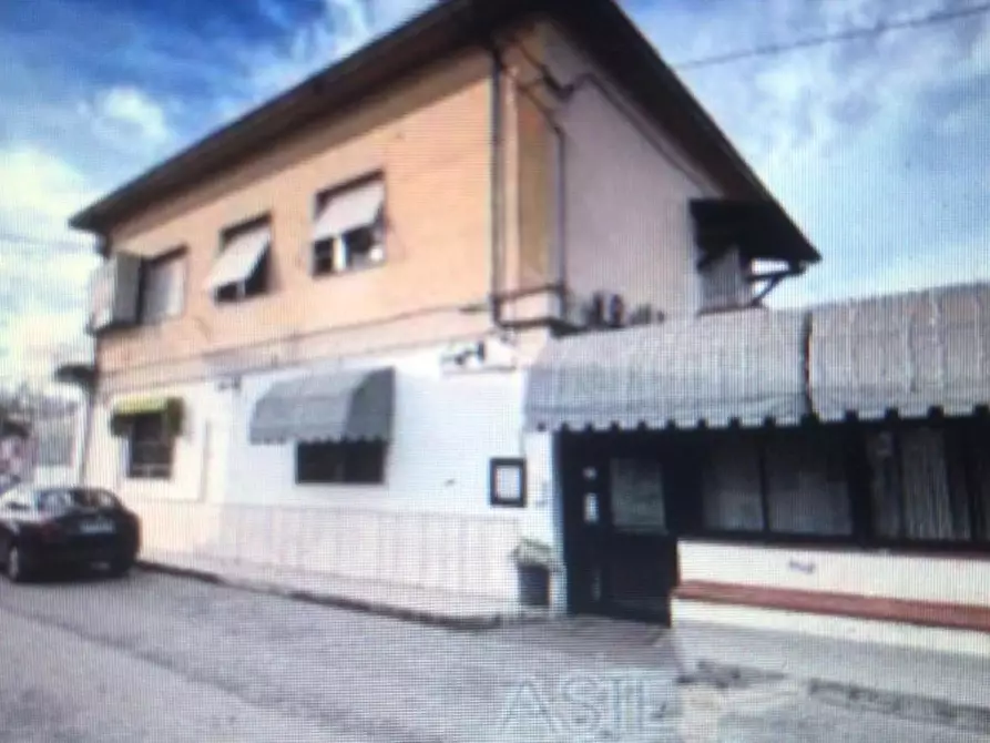 Immagine 1 di Appartamento in vendita  a Vecchiano