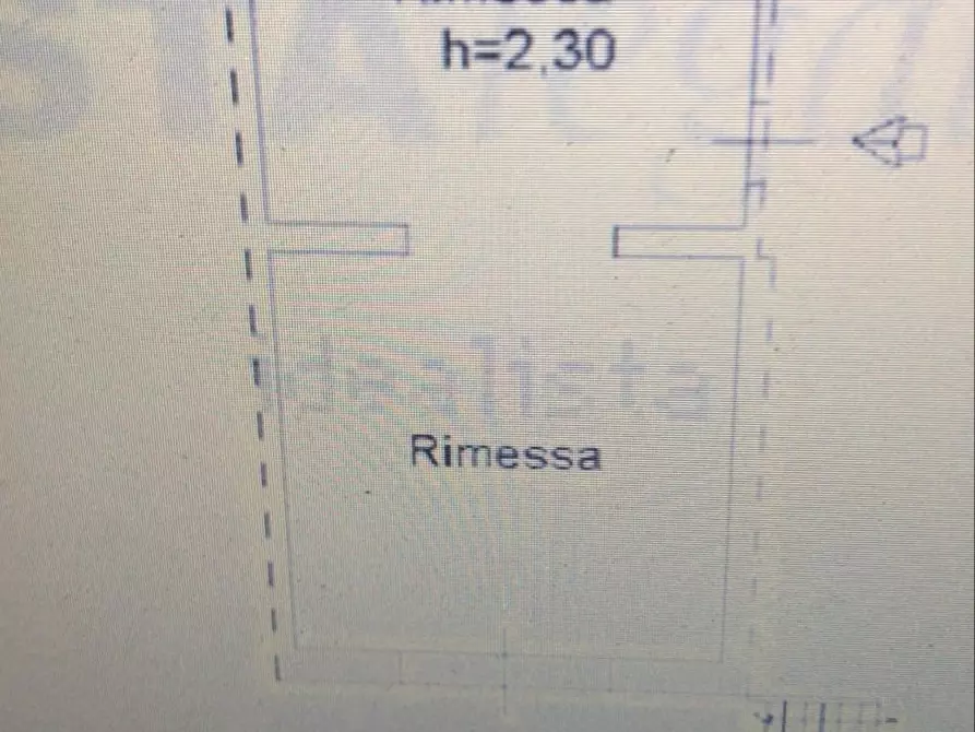 Immagine 6 di Appartamento in vendita  a Lucca