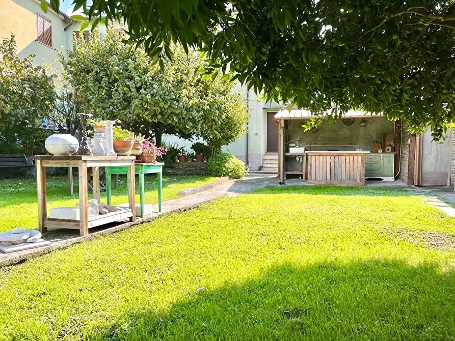 Immagine 17 di Casa semindipendente in vendita  a Seravezza