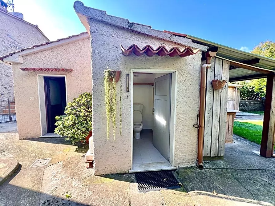 Immagine 13 di Casa semindipendente in vendita  a Seravezza