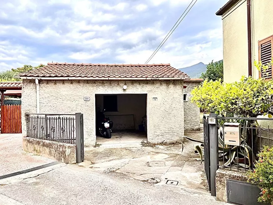 Immagine 25 di Casa semindipendente in vendita  a Seravezza